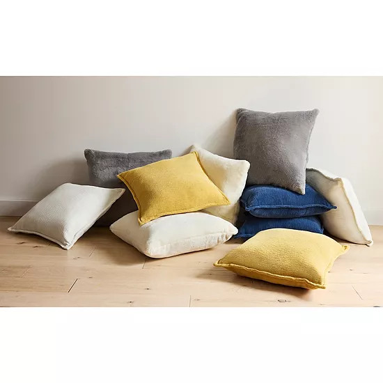 Sonoma Goods For Life® 2 Pack Faux Fur Pillows 6 Sonoma Goods For Life® 2 Pack Faux Fur Pillows - Image 4